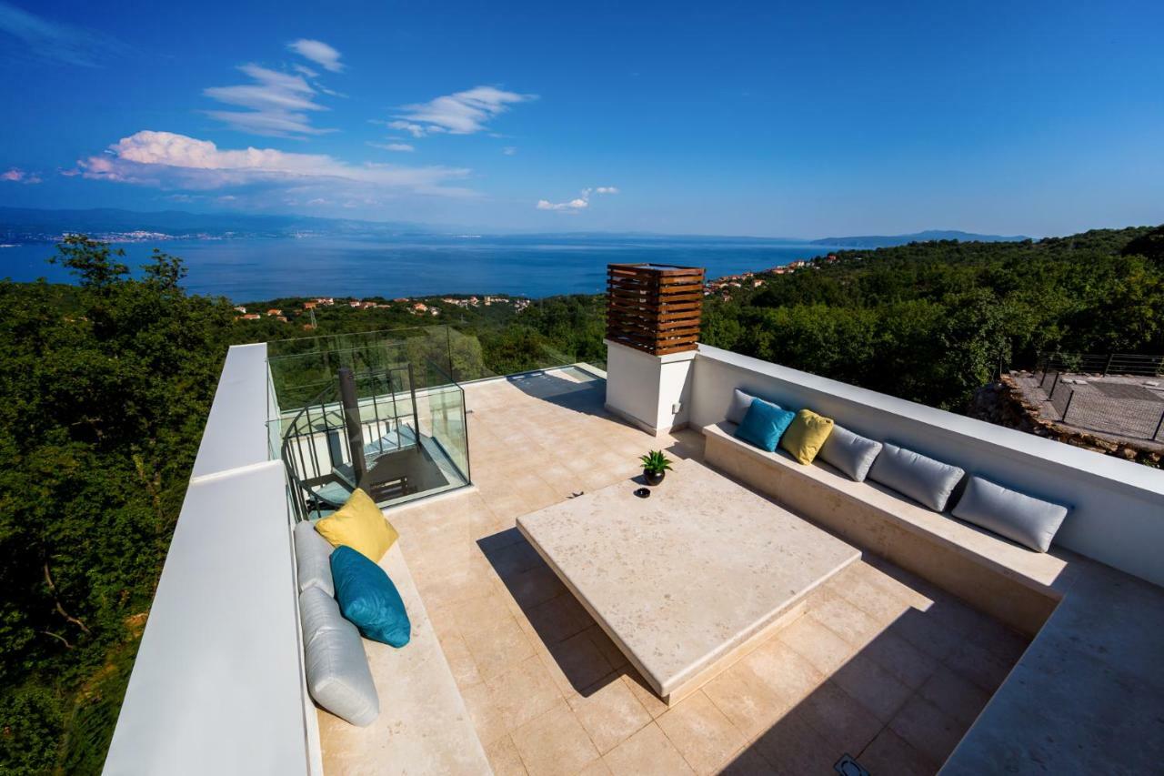 Villa Altavista - Seaview & Relax With Heated Pool & Minigolf Opatija Exterior photo