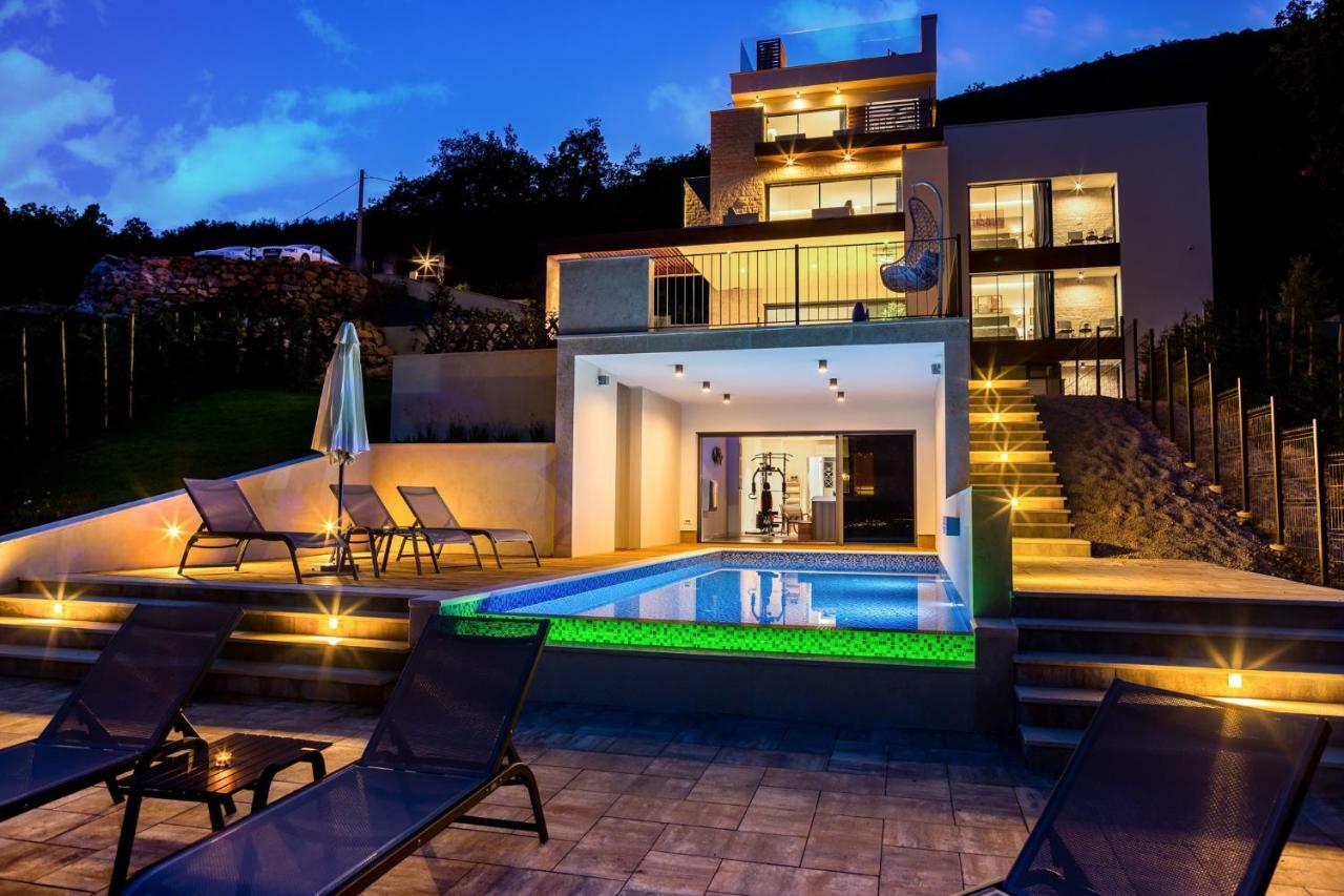 Villa Altavista - Seaview & Relax With Heated Pool & Minigolf Opatija Exterior photo