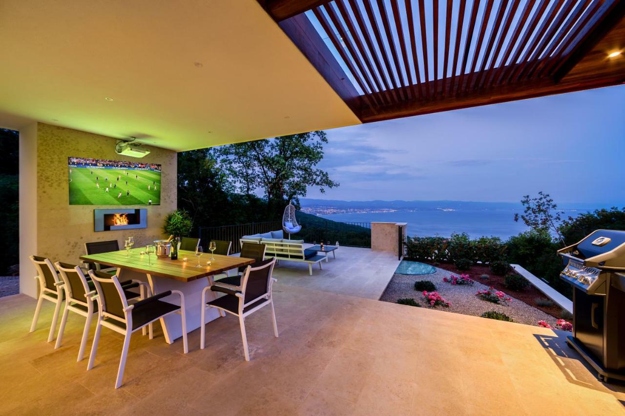 Villa Altavista - Seaview & Relax With Heated Pool & Minigolf Opatija Exterior photo