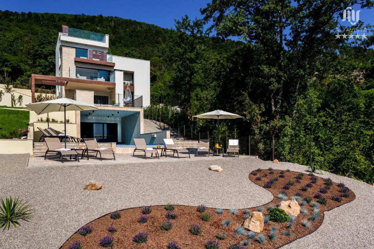 Villa Altavista - Seaview & Relax With Heated Pool & Minigolf Opatija Exterior photo