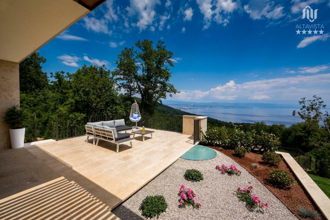 Villa Altavista - Seaview & Relax With Heated Pool & Minigolf Opatija Exterior photo