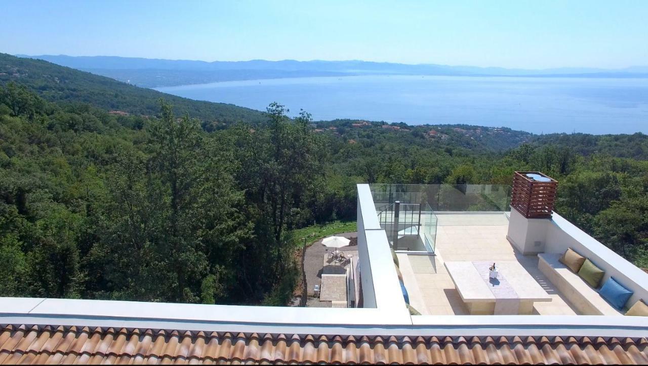 Villa Altavista - Seaview & Relax With Heated Pool & Minigolf Opatija Exterior photo