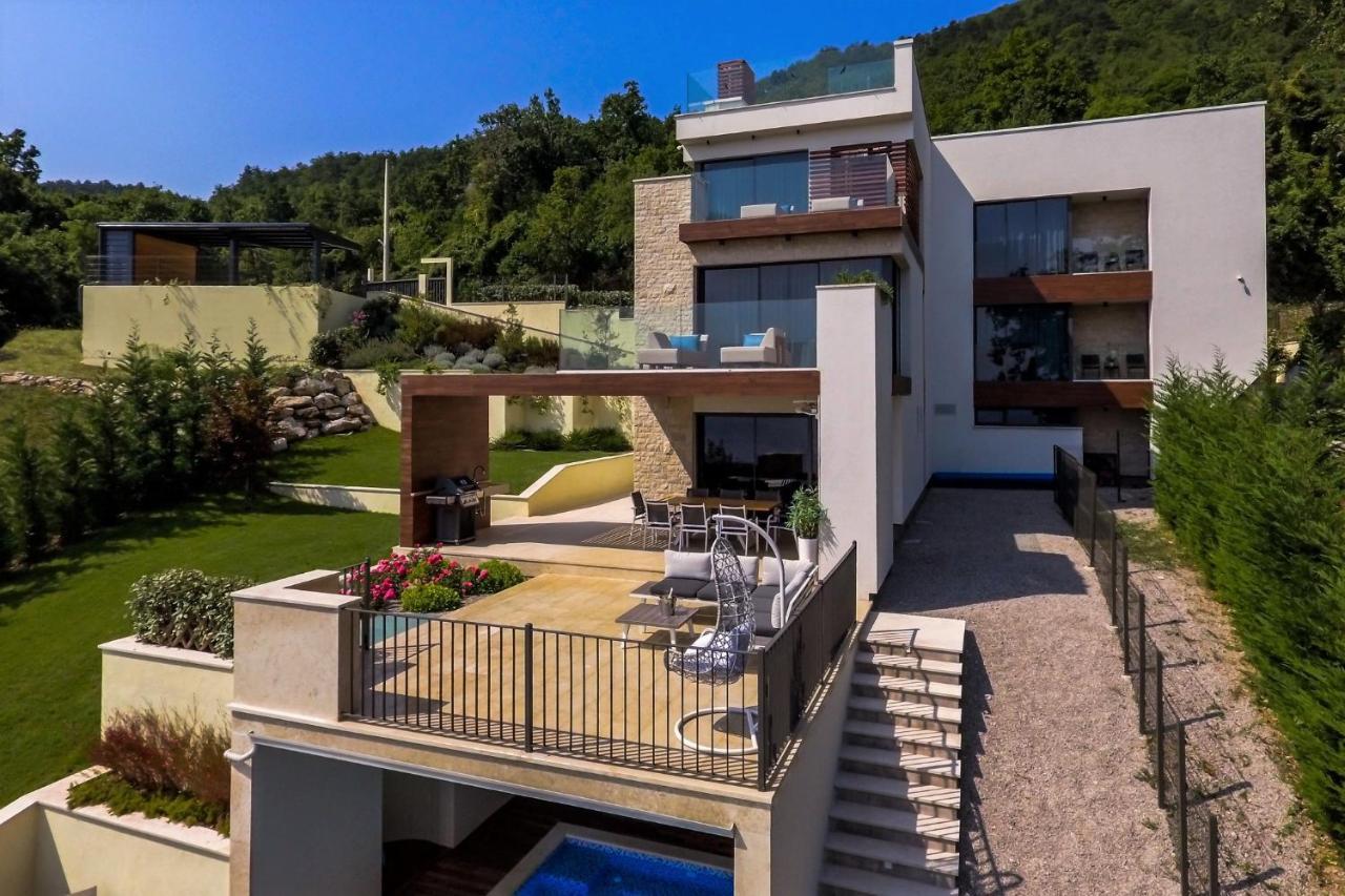 Villa Altavista - Seaview & Relax With Heated Pool & Minigolf Opatija Exterior photo