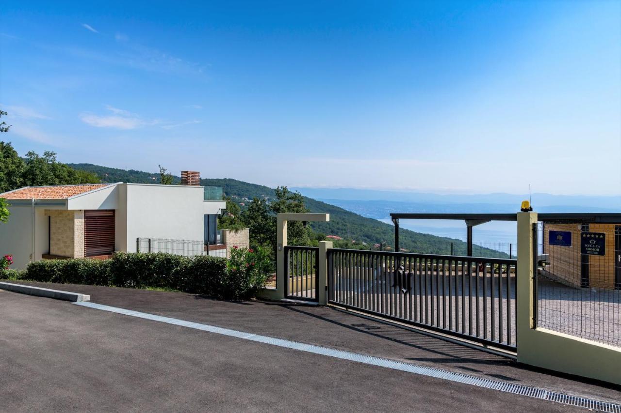 Villa Altavista - Seaview & Relax With Heated Pool & Minigolf Opatija Exterior photo